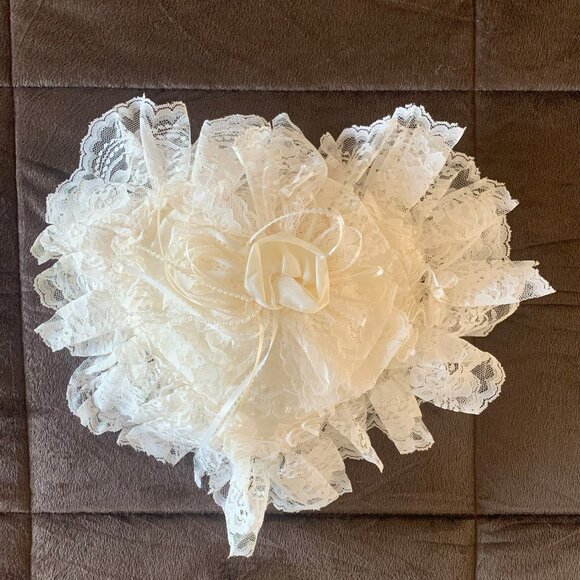 OFF WHITE/CREAM COLORED LACE RING BEARER PILLOW - Picture 1 of 3